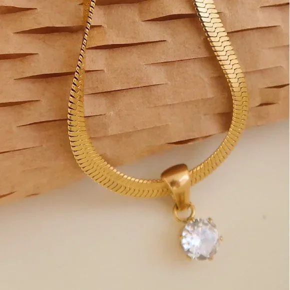 #NEW 18K Gold Plated 2CT Solitaire Diamond Flat Herringbone Necklace - Picture 4 of 4